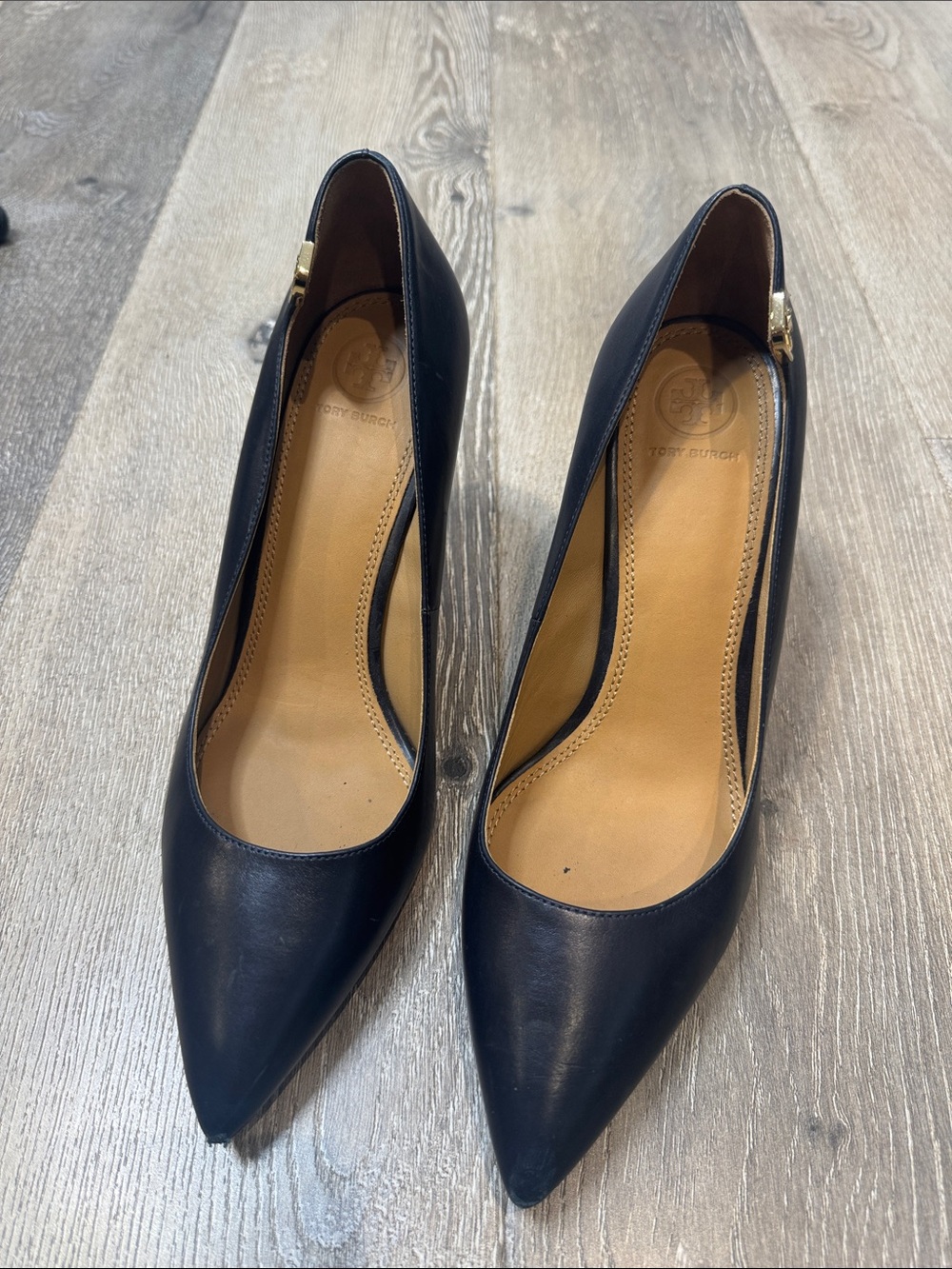 Tory Burch Black Leather Pointed-Toe Pumps with Gold Accent KG